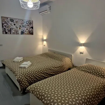 Marchese Di Montrone 126 Appartement