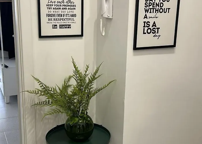 Marchese Di Montrone 126 * Bari