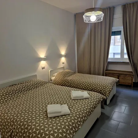 Marchese Di Montrone 126 Apartman