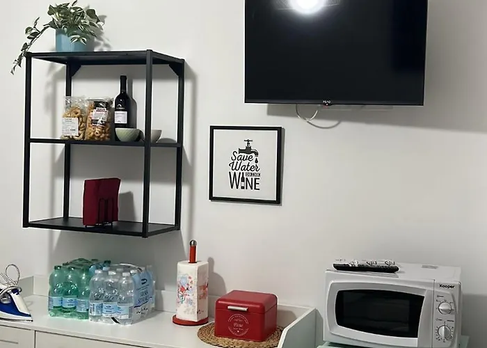 Marchese Di Montrone 126 Apartment *