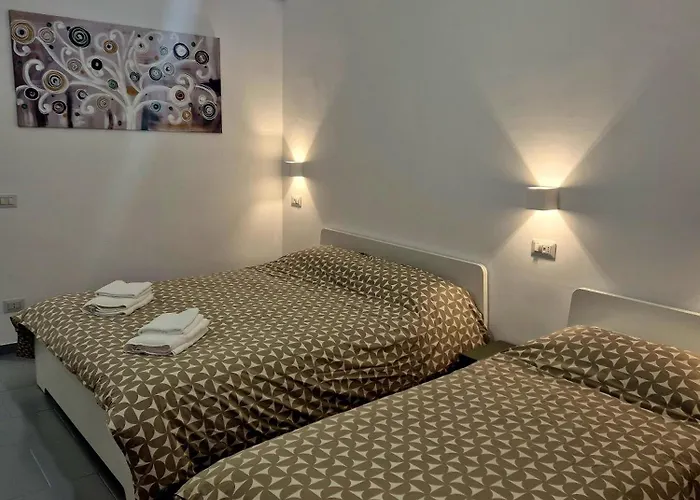 Marchese Di Montrone 126 Apartment